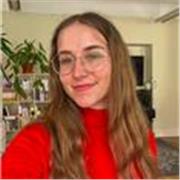Prof de français, d'histoire et d'anglais ! J'ai le Cambridge, et j'aime aider à la compréhension. 