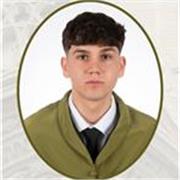 Me defino como un facilitador de rendimiento capaz de traducir la ciencia nutricional en hábitos prácticos para el césped. 