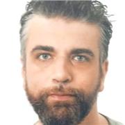 Laureato in storia e tutela dei beni culturali impartisce lezioni