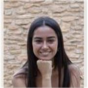 Mis especialidades, puesto que estudio bioquimica son quimica y biologia, pero tambien soy una experta en matematicas.