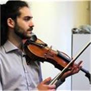 Diplomato in conservatorio col massimo dei voti (I e II Livello), insegno privatamente violino a qualsiasi età e livello