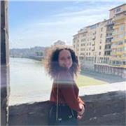 Studentessa al primo anno di informatica impartisce lezioni di matematica e fisica per scuole superiori