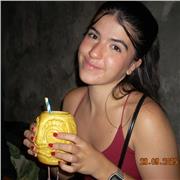 Graduada en periodismo y comunicación audiovisual, además de monitora de ocio y tiempo libre.