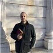 Profesor de lengua española especializado en la redacción y corrección de trabajos académicos