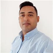 Profesor de matemáticas en español latino con pasión en enseñar