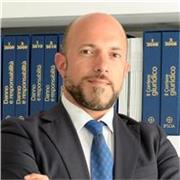 Diritto privato, processuale civile e commerciale a studenti delle scuole e studenti universitari e aziende