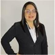 Profesora de inglés imparte clases para estudiantes de cualquier edad
