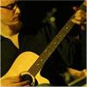 Chitarrista diplomato CPM, con esperienza pluriennale nell’insegnamento, offre lezioni personalizzate di CHITARRA per tutte le età