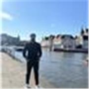 Passionné de sport depuis mon enfance , football, musculation , fitness .. je suis très pédagogue et prêt à transmettre mon savoir