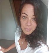 Soy una persona dinámica, comprometida, paciente y dedicada.