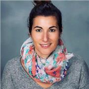 Soy Jessica Escalera, Licenciada en filología inglesa con diez años de experiencia dando clases en primaria, secundaria y bachillerato en centros en Madrid y en Carolina del Norte, USA. 
Mi familia y yo acabamos de  aterrizar   en Rocafort (Valencia) y e