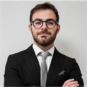 Laureato in Economia impartisce lezioni di Storia o Economia per studenti di Liceo o Scuole Medie