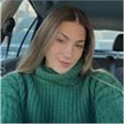 Profesora titulada en Inglés con 4 años de experiencia. Mi nivel es avanzado y puedo impartir clases desde Primaria hasta Bachille