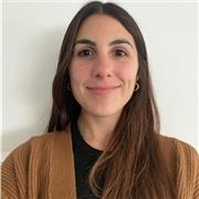 Profesora de Matemática brinda clases virtuales a estudiantes de todas las edades