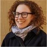 Soy directora y productora hace más de 7 años, puedo dar clases de cine, de desarrollo de proyectos.