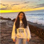 Profesora particular de inglés con nivel C1. Imparto clases dinámicas y efectivas. Ayudo a hacer los deberes y a reforzar eso que no esté claro