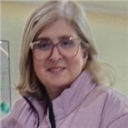 Profesora de educación integral, con habilidades en la enseñanza de la lectura, escritura, habilidades numéricas y científicas