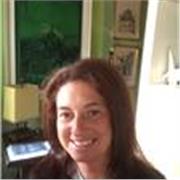 Laureata in giurisprudenza. Master in mediazione familiare