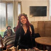 Sono disponibile ad insegnare: storia, storia dell'arte, italiano, geografia, scienze, botanica, antologia, epica e grafica