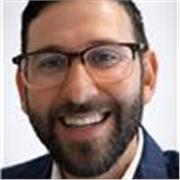 Soy de los Estados Unidos y doy clases de inglés preparando para exámenes y también para negocio