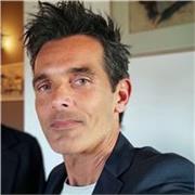 Madrelingua offre lezioni di tedesco, conversazione e aiuto compiti per tutti i livelli. Metodo personalizzato, online o in zona.