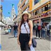 Me define la responsabilidad, la paciencia y el trato cercano con los niños. Espero enseñar a niños de varias edades.