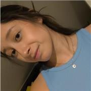 Profesora de yoga para niños y niñas de 3 a 12 años