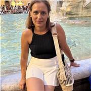 Profesora de Primaria para todos los niveles con amplia experiencia como docente en centros públicos.