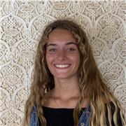 También estoy dispuesta a dar clases de lengua y hasta un nivel A2 de Frances. Las clases de inglés estarían disponibles para alumnos de primaria y la ESO, y las de francés y lengua para primaria e incluso la ESO (dependiendo del temario). Estoy disponibl