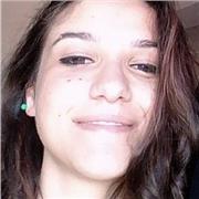 Laureata in lingue aziendali impartisce lezioni private di inglese a studenti di scuole elementari, medie e superiori