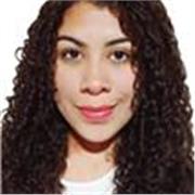 Profesora de matemáticas básicas enseña a los más pequeños de la casa