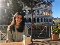 Psicologa clinica dello sviluppo offre lezioni di scienze umane (psicologia, sociologia, antropologia, pedagogia), filosofia e storia