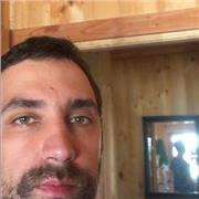 Arthur Ikhsanov .Filologo. Periodista.Ikhsanov Artur. Se graduó de la escuela secundaria en Moscú