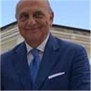 Sono il prof Vita ed offro lezioni on line di anatomia. Mi occupo di questa materia da circa 45 anni