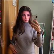 Chica con nivel nativo de inglés y español. Con experiencia dando clases particulares para niveles desde A1 hasta C1. 