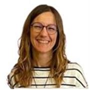 Vous voulez parler anglais? Je suis prête à vous aider!  