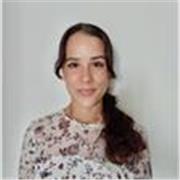 Me considero una persona responsable, comprometida y con facilidad para comunicarme de manera amable y efectiva. Me gusta trabajar de cara al público, interactuando con las personas, por lo que pienso que sería apta para dar clases online. Además, tengo m