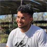 Estudiante avanzado de Diseño Gráfico con interés en la docencia