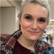 Offro lezioni e supporto nello studio dell’italiano (grammatica, letteratura), nella preparazione e organizzazione dello studio