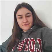 Estudiante de Magisterio da clases particulares a niños y niñas de Infantil y Primaria