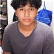 profesor de comunicacion que imparte clases a niños de todas las edades