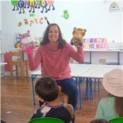 Soy Licenciada en Idiomas y hablo Inglés desde los 12 años. Mis clases son muy dinámicas y divertidas. Enseñó todos los niveles y edades