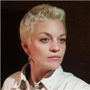 Professeure de chant, chef de choeur et coach vocal