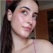 Diseñadora de producto con experiencia en diseño gráfico e identidad de marca