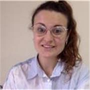 Profesora titulada y nativa de Barcelona. Experiencia enseñando en escuelas primarias y escuelas de idiomas para adultos 