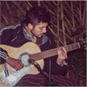 Clases de música a través del estudio de la guitarra y la búsqueda de la propia creación