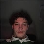 Abiturient, der Hilfe im Fach Geschichte anbietet