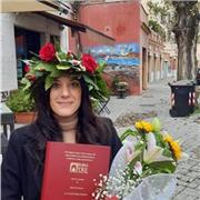 Laureata e praticante abilitata impartisce lezioni di diritto