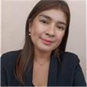 Profesora titulada en Educación y Pedagogía con más de 5 años de ecperiencia en el campo de la enseñanza en inglés y 10 de carrera