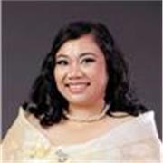 
An effective English trainer is patient, knowledgeable, engaging, and motivating.